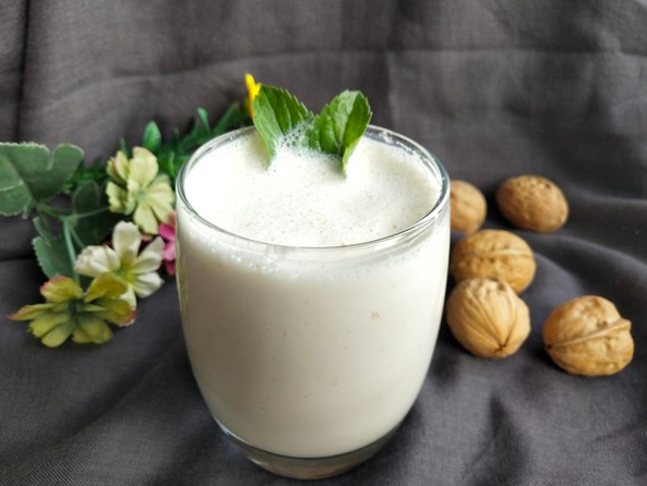Walnut milk