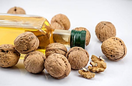 Walnut oil