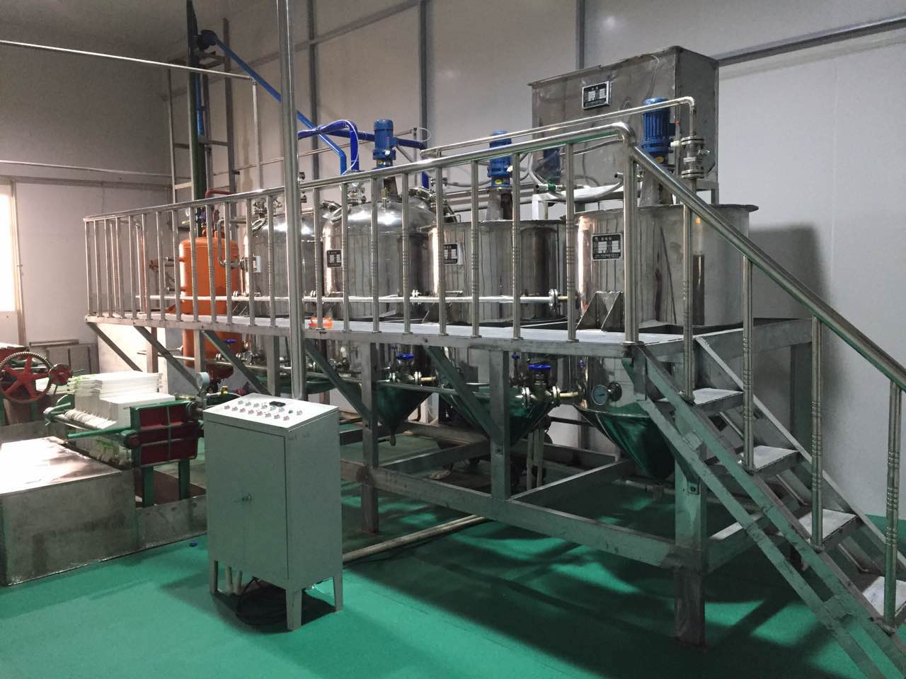 Edible oil refining equipment workshop