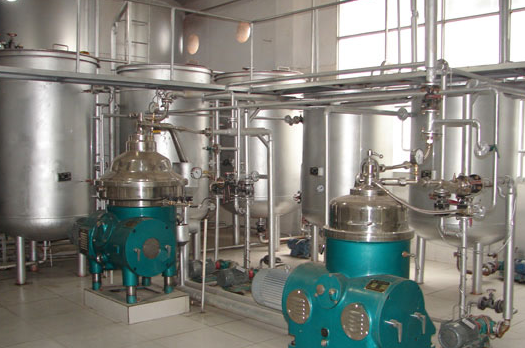 Oil refining and degumming equipment